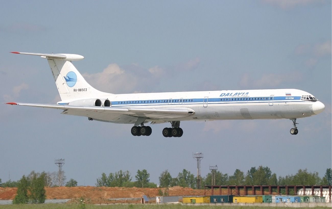 РФ відновила польоти до своєї авіабази у Сирії після піврічної перерви, – Bloomberg