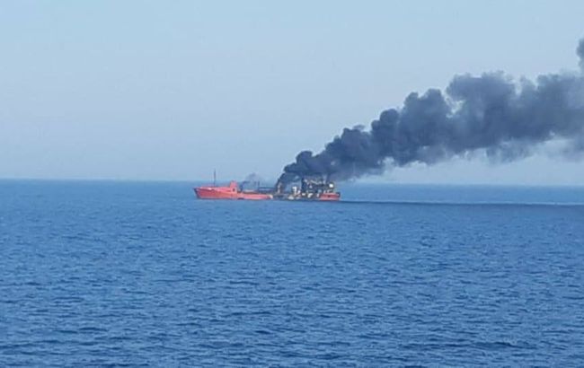 Агрессор обстрелял 2 иностранных судна возле порта "Южный": обновленная информация МИУ