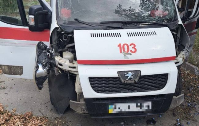 Росіяни атакували авто швидкої у Куп'янську: постраждали двоє медиків