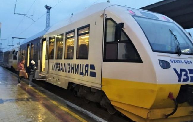 "Укрзалізниця" отримала від Британії обладнання для швидкого відновлення інфраструктури