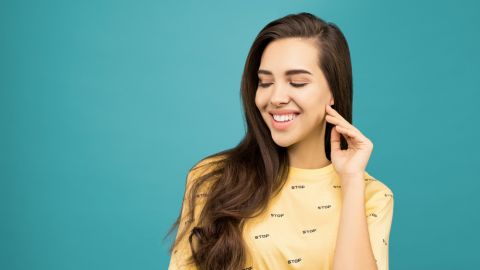 Не висушувати і вибрати потрібний колір: косметолог навчила правильно робити маску з глини