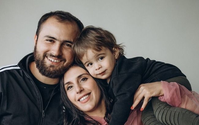 "Жизнь состоит из моментов": Джамала умилила семейной идиллией с мужем и сыном