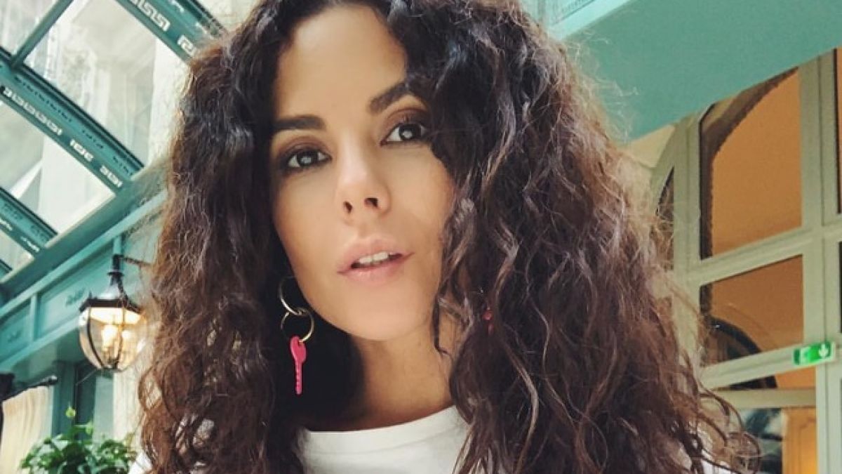 Шығыңқы емшегі мені толқытты