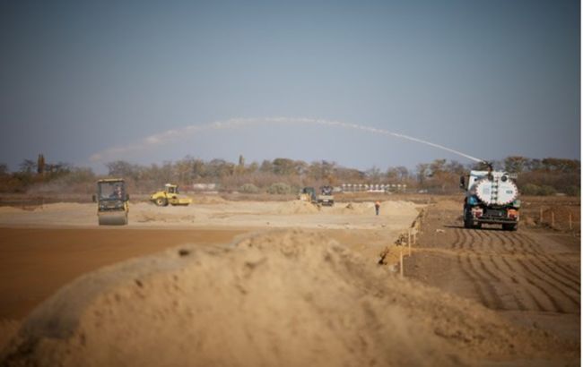 У Херсоні наступного року стартує будiвництво Льодової арени, урбан-парку та нового летовища