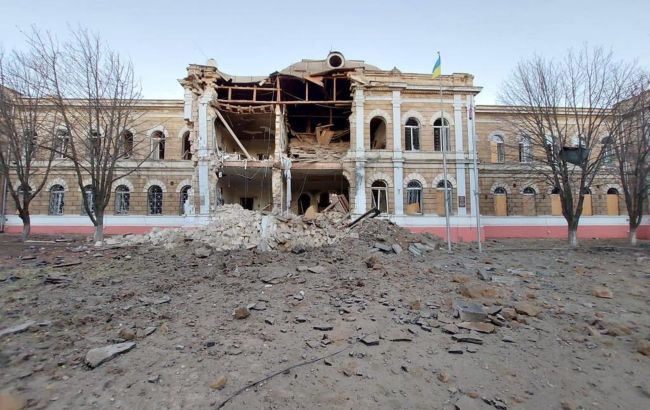 Росіяни вночі обстріляли Донецьку області: є жертва та руйнування