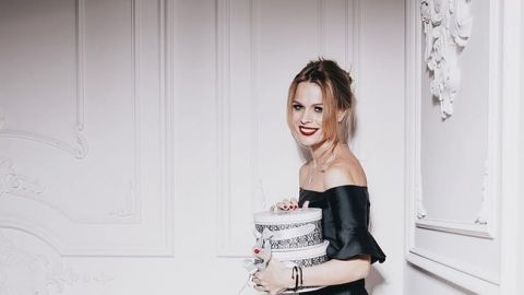 Модный мастер-класс: Ольга Фреймут научила правильно носить клатч