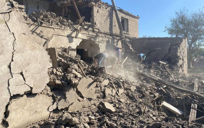 Россияне сбросили авиаобомбу на Херсонскую область: трое погибших, есть пострадавшие