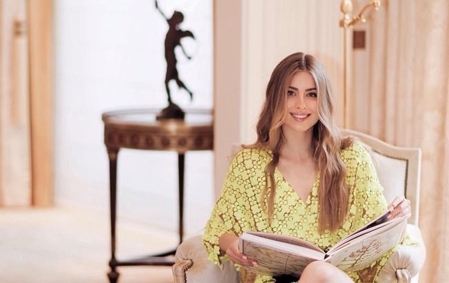 Весеннее искушение: внучка Ротару показала трендовый стрит-стайл look