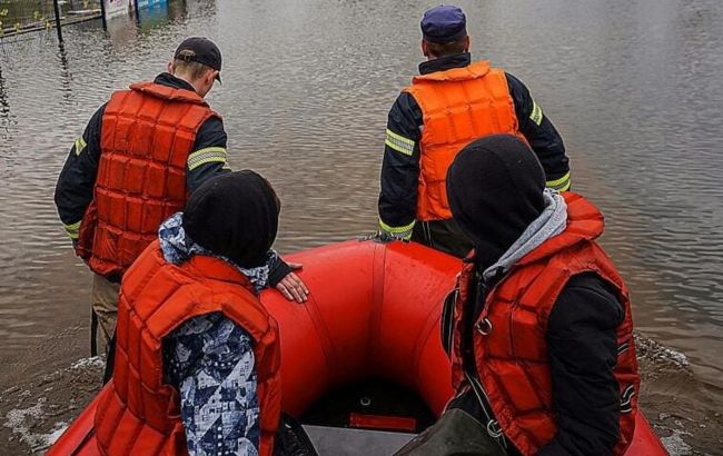 У трьох областях України масштабні підтоплення: порушено транспортне сполучення