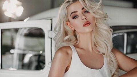 Аліна Гросу похвалилася обручкою (фото)