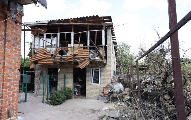 Масована атака на Бучу: пошкоджено понад 50 будинків, ліквідація наслідків триває