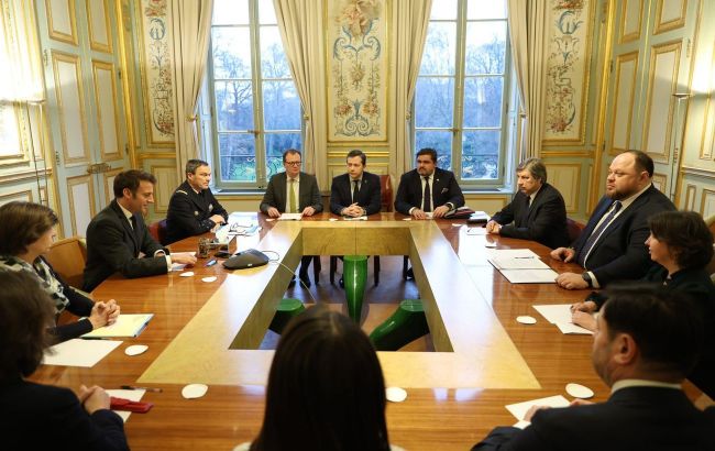 Стефанчук обсудил с Макроном нужды украинских военных