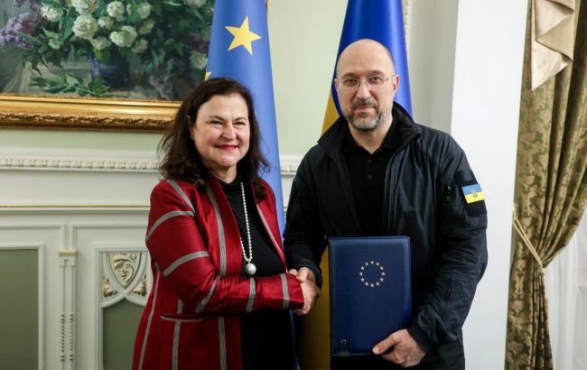 Украина официально получила отчет ЕК с рекомендацией о начале вступительных переговоров