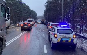 Масштабное ДТП из 13 автомобилей парализовало движение в сторону Вышгорода (фото)