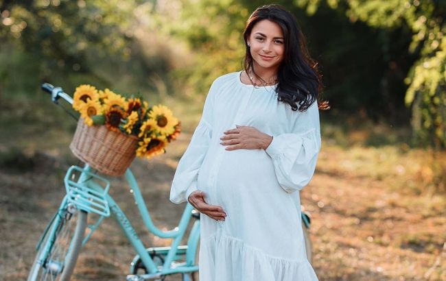 Родившая Илона Гвоздева рассекретила свой вес после родов и имя сыночка: первые фото малыша