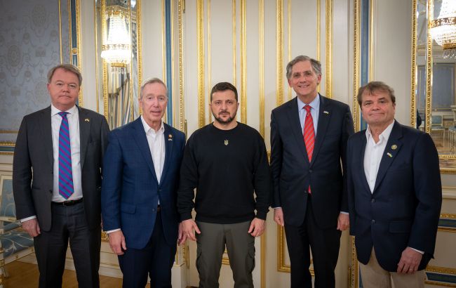 Обсудили оборонные потребности ВСУ: Зеленский встретился с конгрессменами США