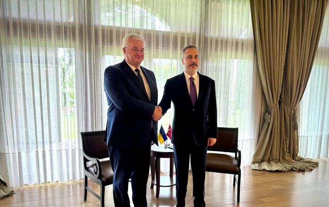 Зеленський готовий до зустрічі з Путіним: Сибіга поговорив із головою МЗС Туреччини