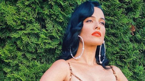 Спокуслива Aquawoman: Астаф'єва викликала фурор формами в блискучому монокіні