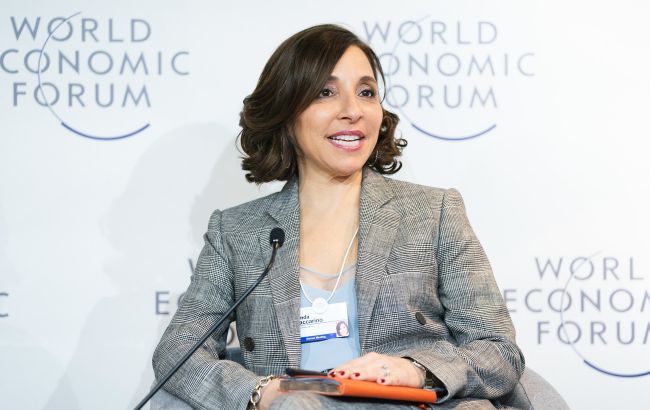 Гендиректор соцсети X ушла с должности на фоне скандала с чат-ботом Grok