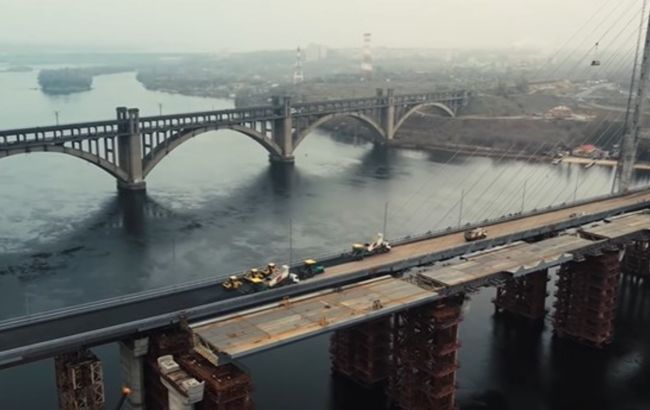 Вантовый мост в Запорожье изменился до неузнаваемости всего за ночь: в сети показали видео