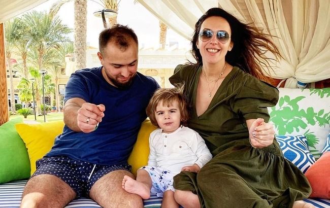 Раньше была скептиком: Джамала разоткровенничалась о трудностях семейного отдыха