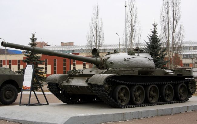 Навіщо росіяни пригнали на фронт старі танки Т-62: пояснення Запорізької ОВА