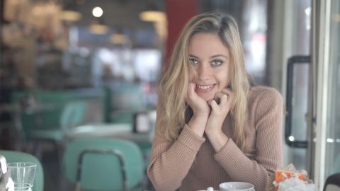 Покращує сон і допомагає травленню: нутриціолог розповіла про доступний корисний напій для зими