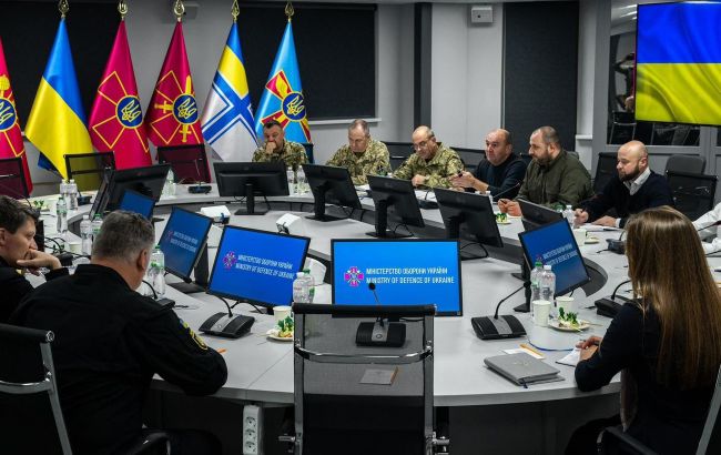 Зброї буде більше. Умєров обговорив з Камишіним збільшення виробництва