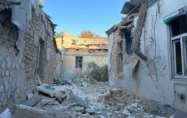 Вночі та вранці росіяни обстріляли центр Херсона: цілили по будинках, є поранені