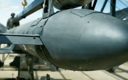 Жалкая копия "Фламинго": Россия впервые показала ракету-дрон "Герань-5"
