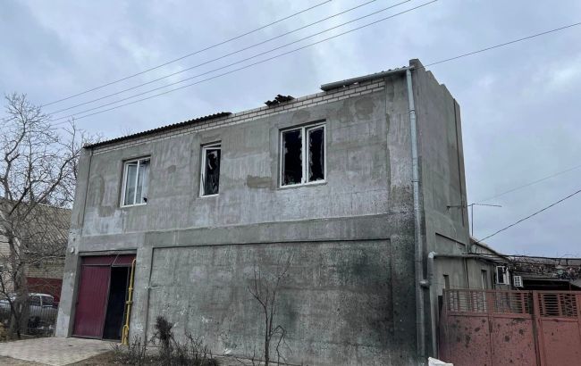 Окупанти обстріляли Чорнобаївку: пошкоджено газопровід та електролінії, є поранений