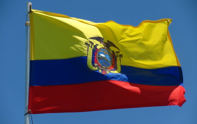 В Эквадоре вооруженные люди ворвались в студию телеканала: ведущих взяли в заложники