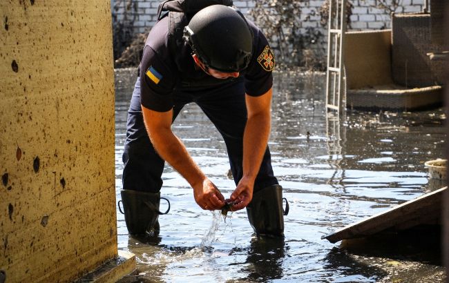 В подтопленном микрорайоне Корабел в Херсоне сменили комендантский час
