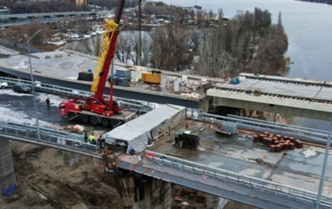 Вантовий міст у Запоріжжі можуть відкрити у січні: уже монтують деформаційні шви
