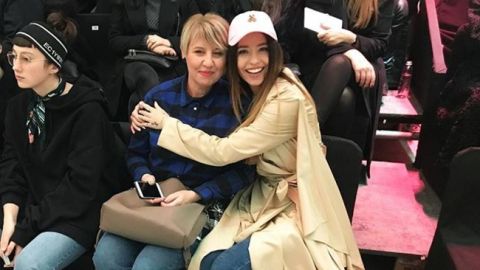 "Летим по важному делу": Надя Дорофеева заинтриговала редкими кадрами с мамой