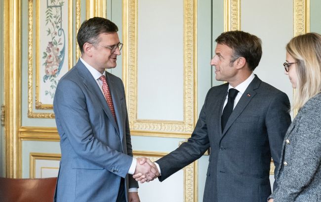 Кулеба встретился с Макроном во Франции: обсудили формулу мира и экспорт зерна