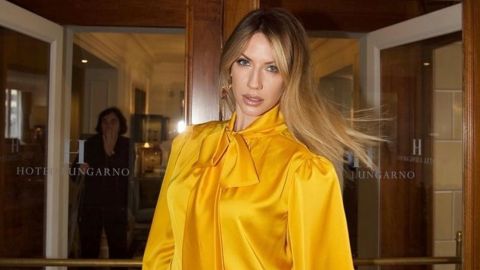 Нікітюк захопила фото з бабусею-довгожителькою і посватала брата: віддам в хороші руки