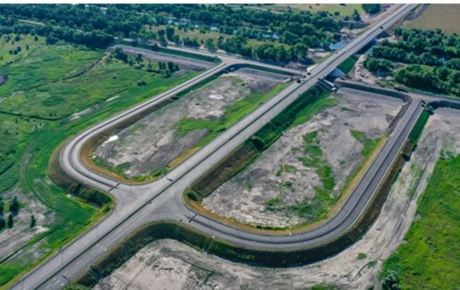 Украинцы назвали главные достижения 2021 года: "Большая стройка", Усик и результаты параолимпийцев