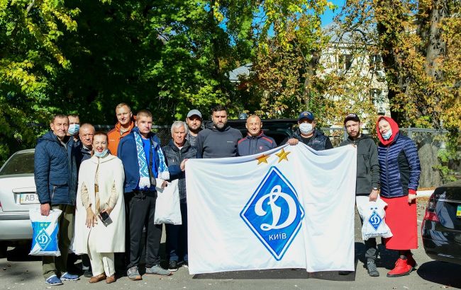 ФК "Динамо" передав допомогу пораненим військовослужбовцям ЗСУ в госпіталі