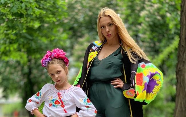 "Перевернула понятие о материнстве": Оля Полякова душевно поздравила младшую дочь