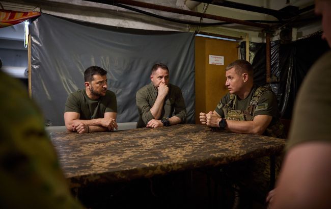 Зеленский посетил Донецкую область и встретился с военными
