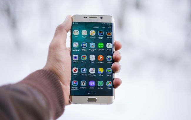 Samsung в нескольких странах Европы убрала букву "Z" из названий смартфонов