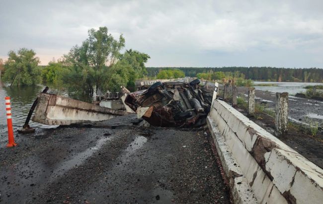 Повреждение моста под Киевом: в полиции назвали маршрут объезда