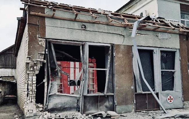 Россияне ударили по пожарной части в Херсоне: фото последствий