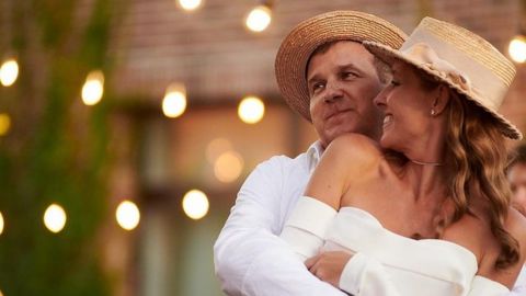 Поймал русалку: Горбунов и беременная Осадчая в купальнике устроили романтику в Турции