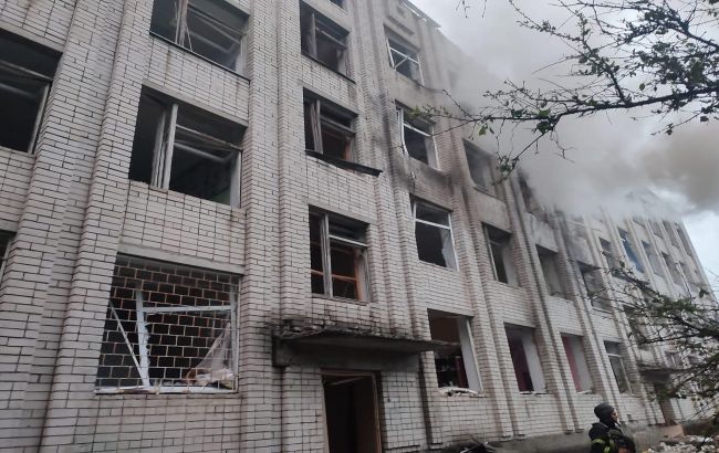 РФ атакувала дронами Черкаську область: пошкоджено навчальний заклад, є поранений