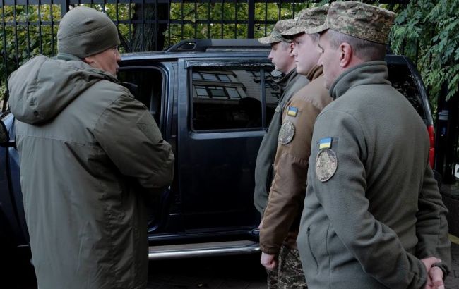 "Украинская команда" передала очередную машину бойцам Нацгвардии, - Палатный