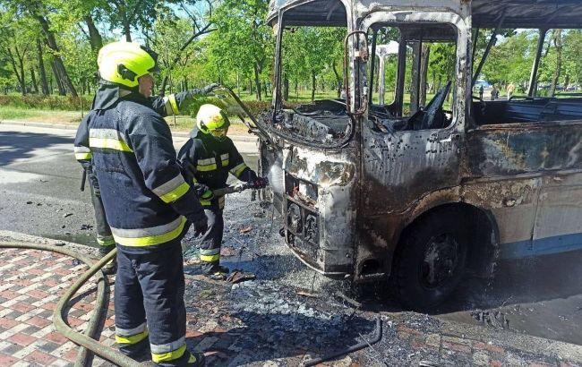 В Киеве на ходу загорелся автобус (фото)