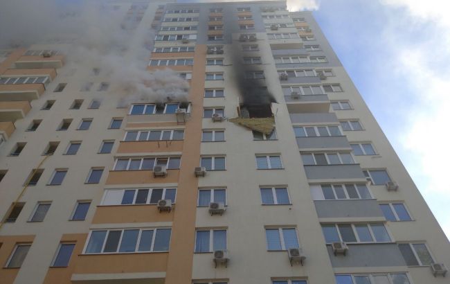 В квартире в Киеве взорвался портативный аккумулятор, возник пожар
