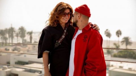 Благодарить не перестану: MONATIK растрогал стихом для жены-именинницы, она показала романтику с любимым